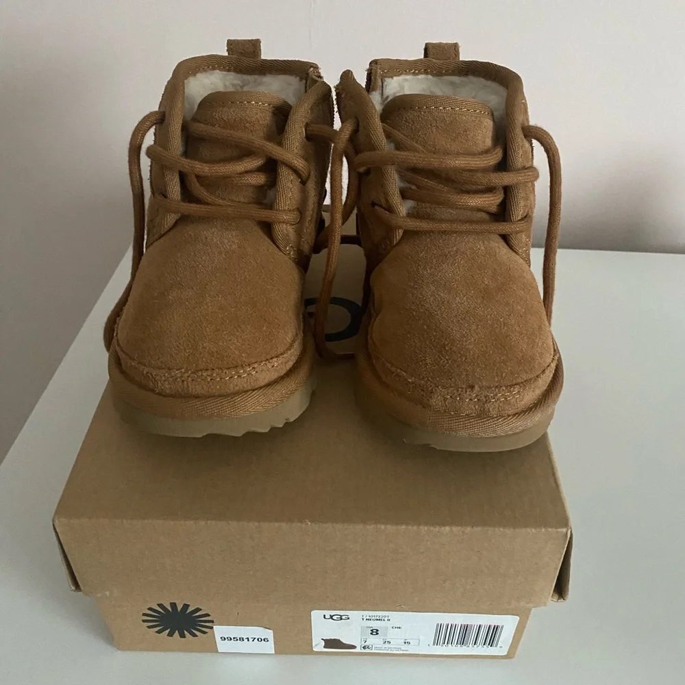 UGG Toddler Neumel ll Boots Size 8 - Picture 1 of 5